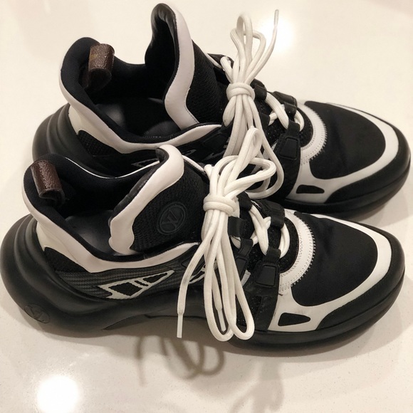 Louis Vuitton Arch Light rare color. - Picture 10 of 13